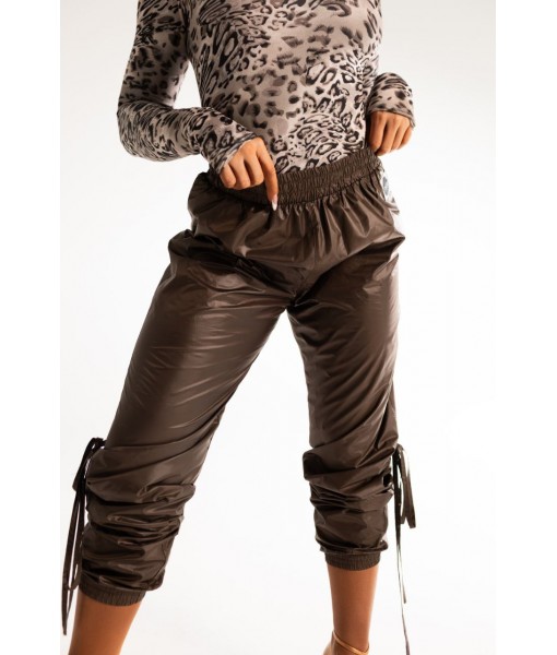 Брюки лаке з декоративними зав'язками
