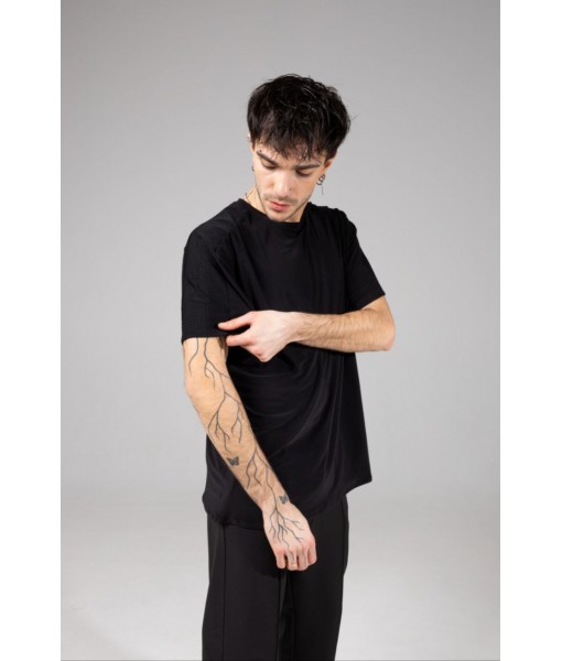 Футболка з сіткою на плечах